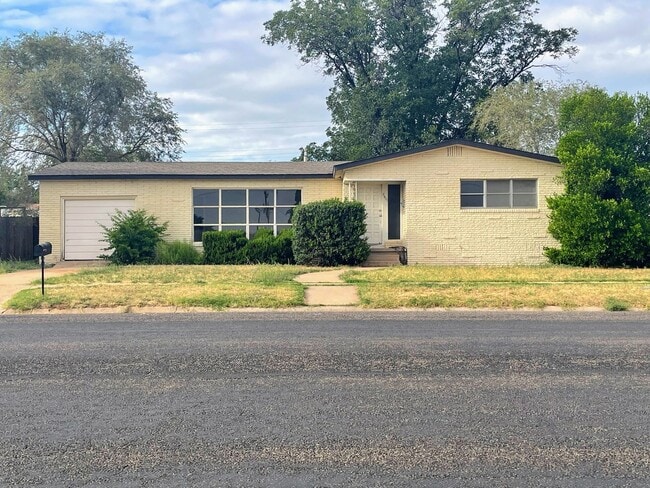 Primary Photo - Texas-Style Charm and Comfort – 3-Bed, 2-B...