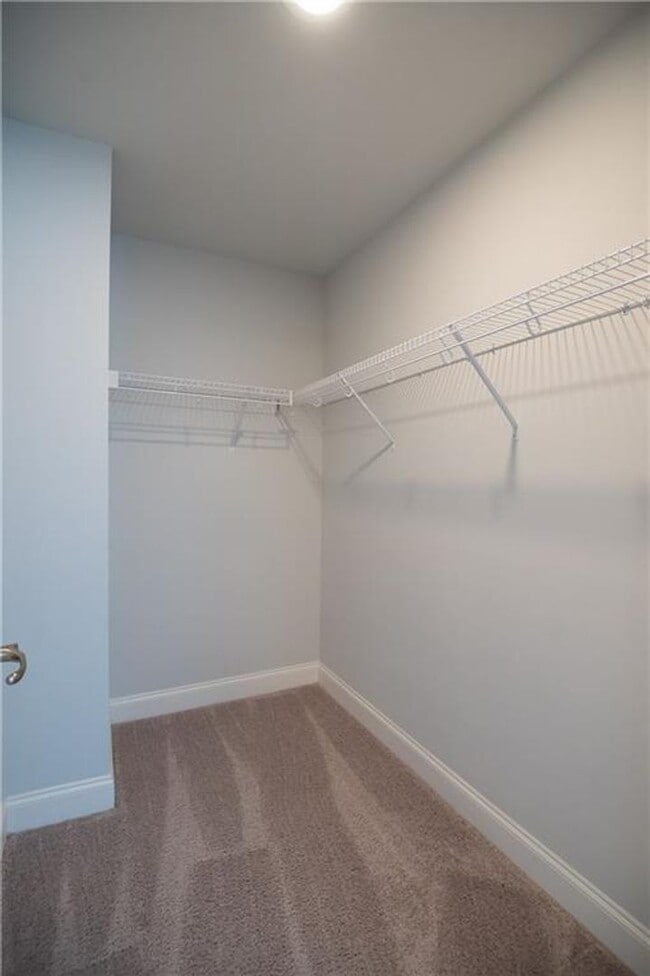Building Photo - Spacious & Stylish 4BD Home with Loft in C...