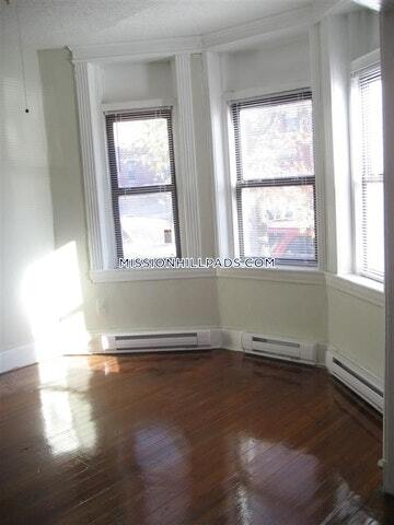 Building Photo - 887 Huntington Ave