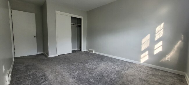 Building Photo - 4094 Balwynne Park Rd