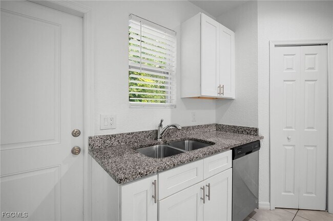 Building Photo - 3309 Armstrong Ct