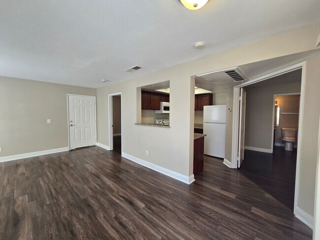Building Photo - A Fabulous 2 Bedroom, 2 Bathroom condo at ...