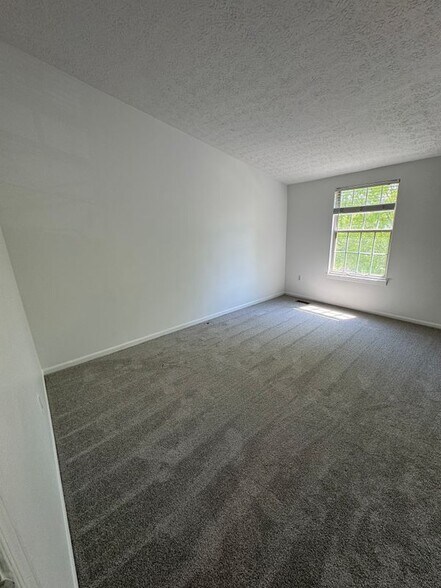 Building Photo - 9730 Red Clover Ct