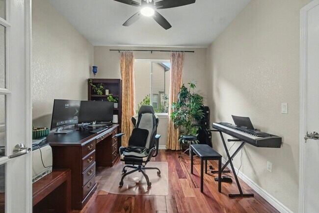 Building Photo - 4953 Huntwick Pl