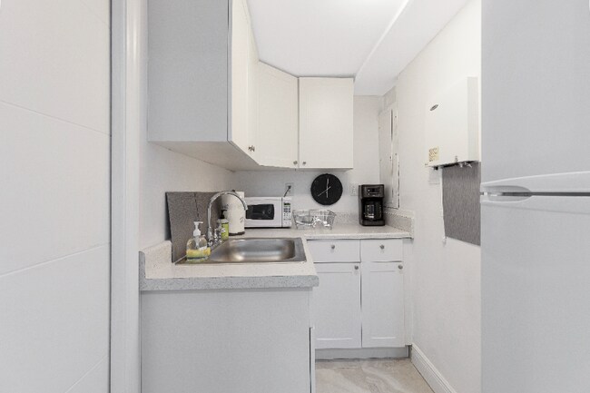 Building Photo - 2918 N 58th Ave