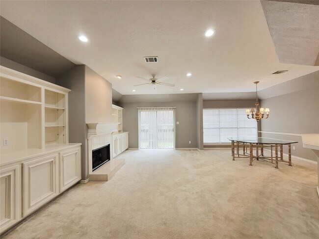 Building Photo - 309 Rolling Hills Dr W