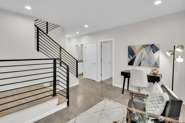 Building Photo - 9732 Woodlawn Ave N