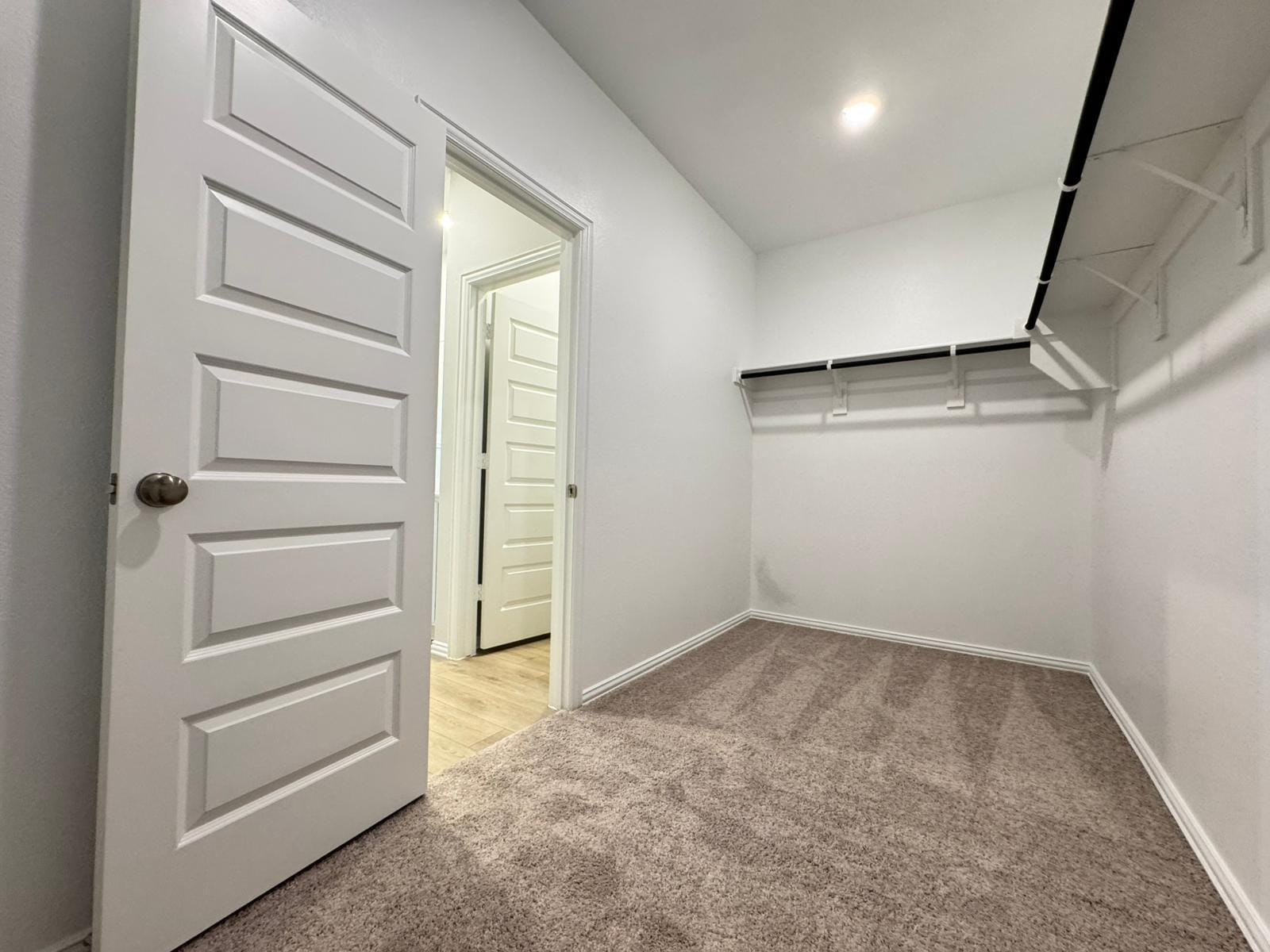 Building Photo - 3500 Kingdom Dr