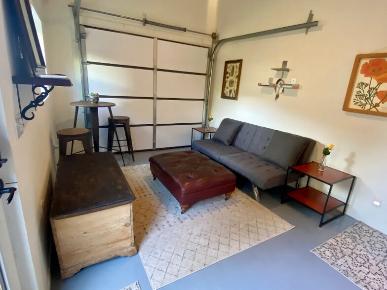 Building Photo - 71 Comstock Dr