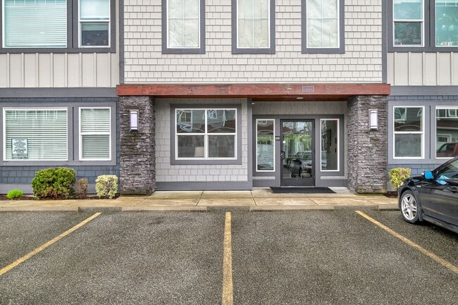 Building Photo - Beautiful Condo in Lynden