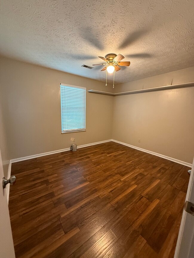 Building Photo - 4512 Hooks Ln
