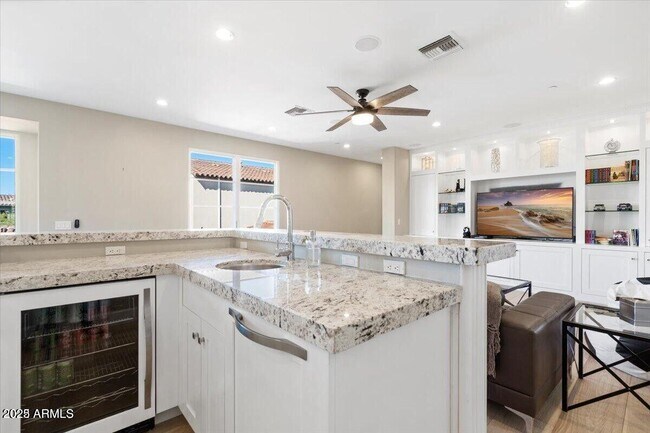 Building Photo - 10074 E Flathorn Dr