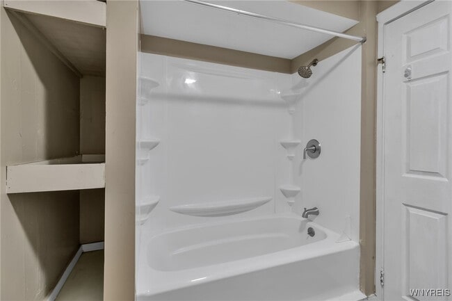 Building Photo - 114 Sawyer Ave