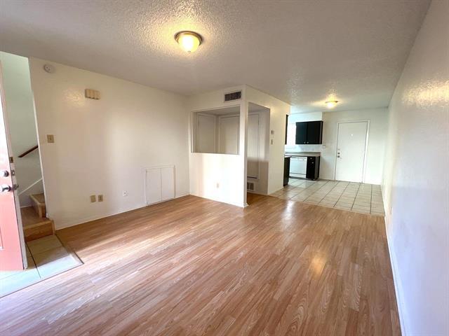 Building Photo - 4928 Diaz Ave