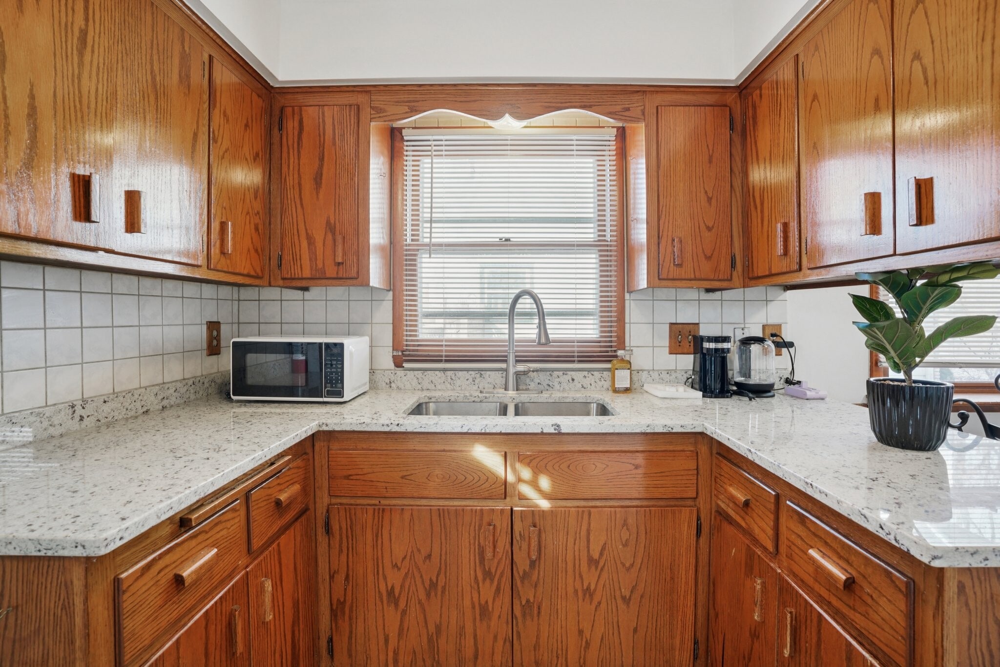 Building Photo - 10785 W Appleton Ave