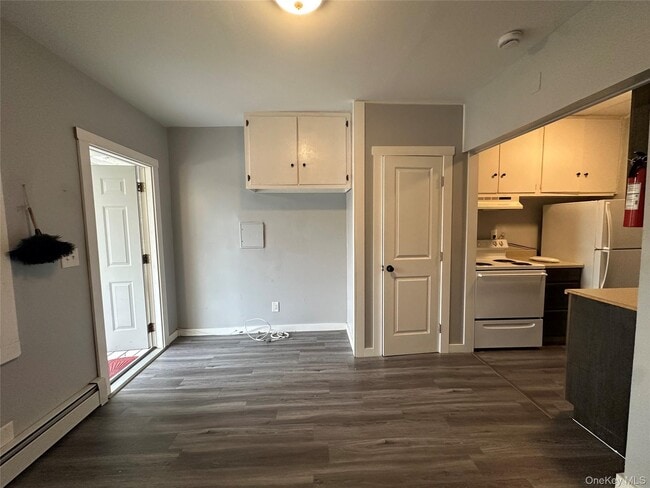 Building Photo - 1399 US-44