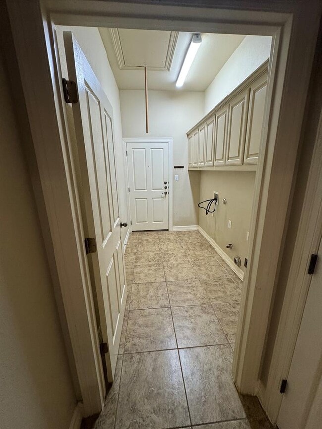 Building Photo - 1220 Pine Forest Cir