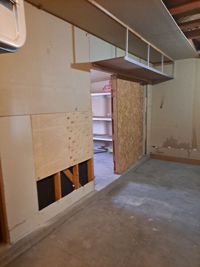Building Photo - 14 Kingsboro Way