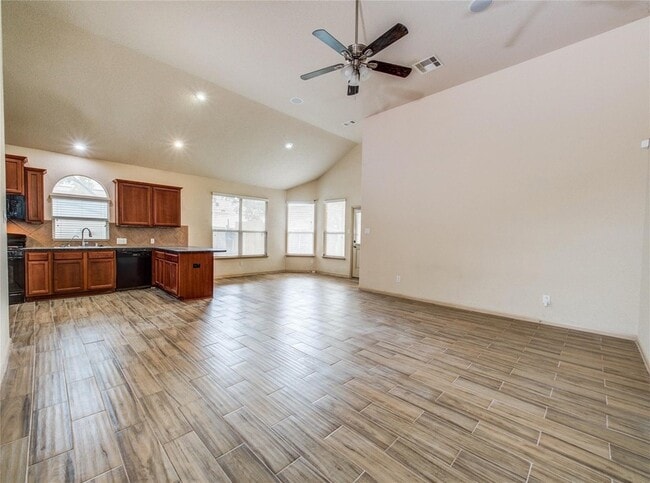 Building Photo - 22411 Albee Dr