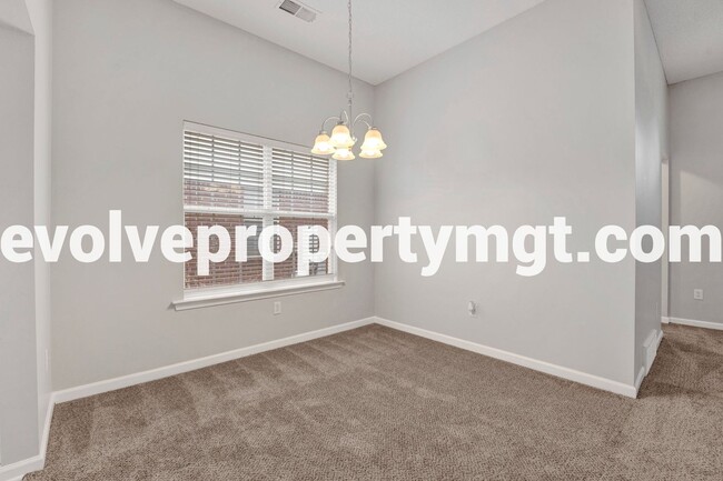 Building Photo - Newly Renovated Cordova Home!