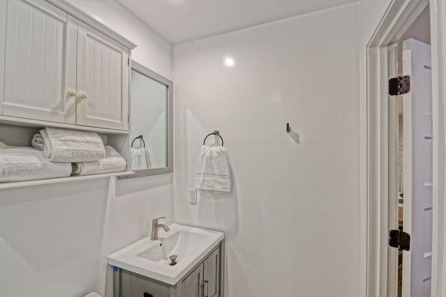 Building Photo - 200-202 39th Street