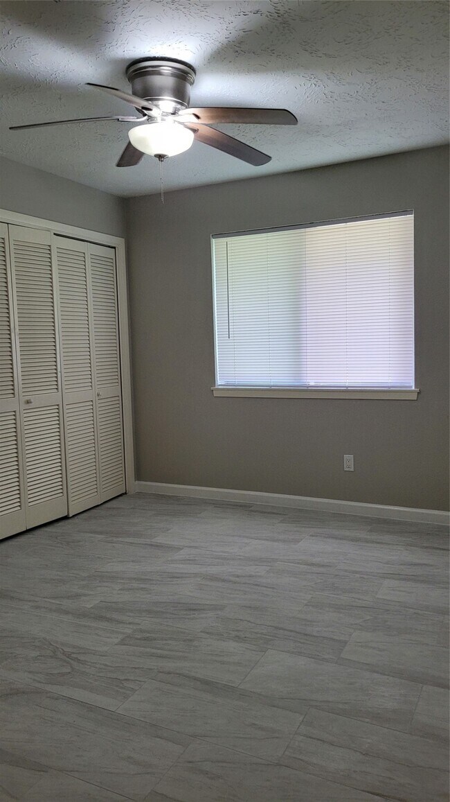 Building Photo - 16818 Dutch Ridge Dr