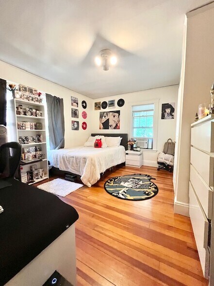 Building Photo - 35 Matchett St