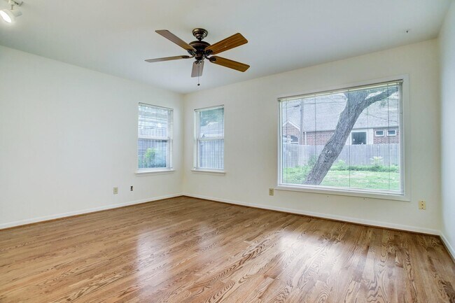 Building Photo - 3807 Murworth Dr