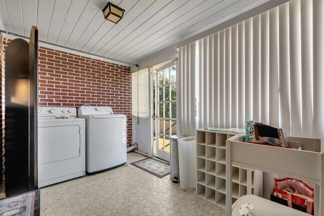 Building Photo - 1716 S Meridian St