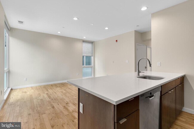 Building Photo - 1317 Frankford Ave