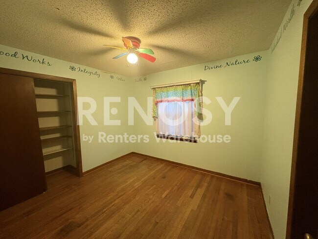 Building Photo - 1501 Briarwood Blvd