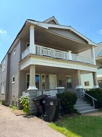 Building Photo - 10012 Manor Ave