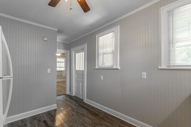 Building Photo - 300 Dunlap Ave