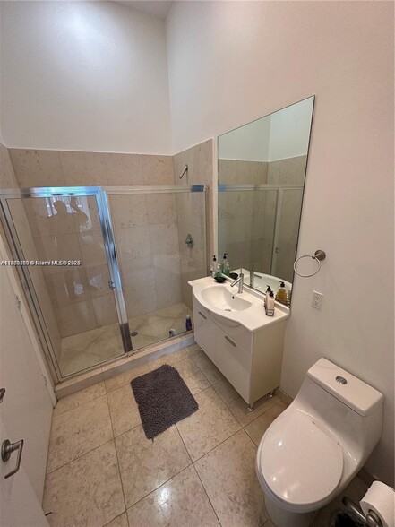 Building Photo - 475 Brickell Ave