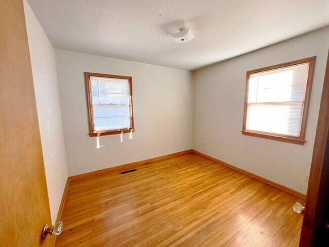 Building Photo - Rare 3 bedroom plus office home for rent!