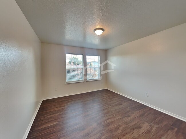 Building Photo - 9220 W Hearthside Dr