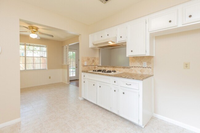 Building Photo - 2623 Longleaf Pines Ln