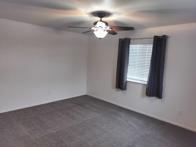 Building Photo - 1415 Chelsey Cir