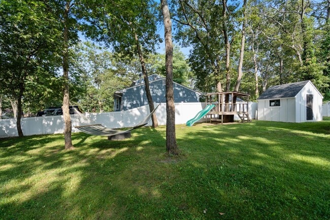 Building Photo - 64 Corchaug Trail