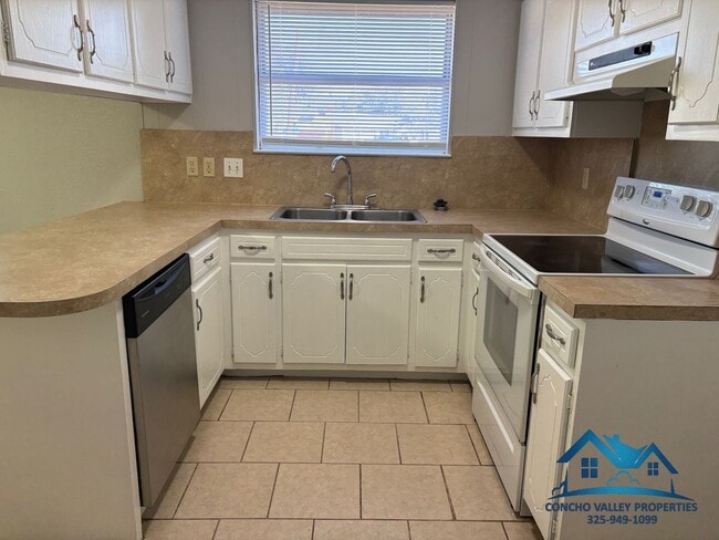 Building Photo - 1932 Glenwood Dr