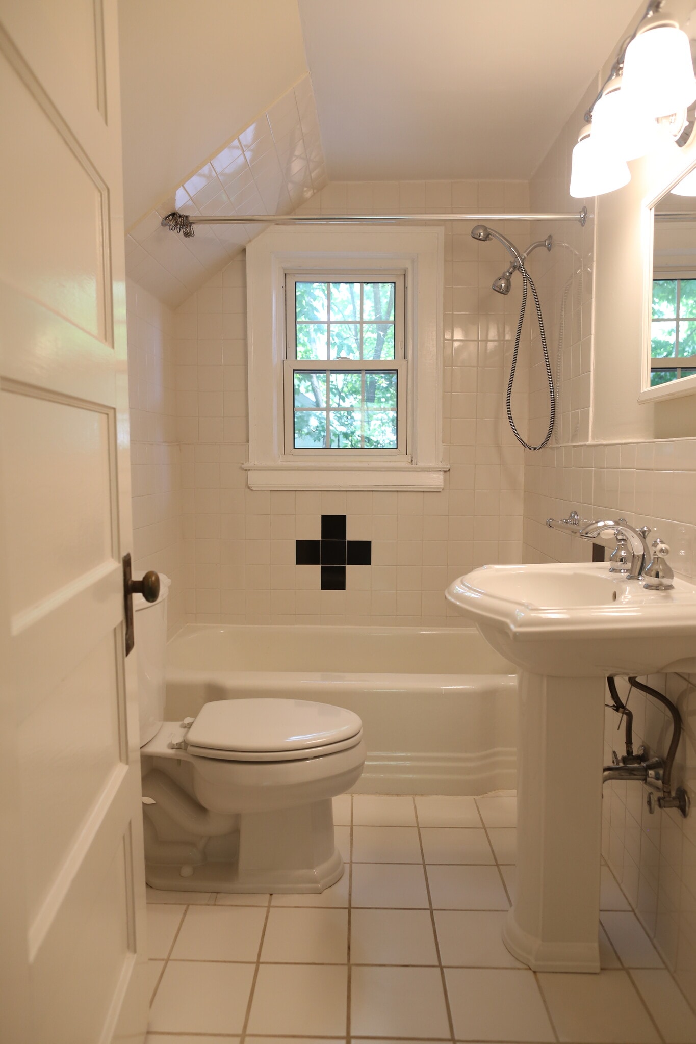 Building Photo - 1005 Arnette Avenue