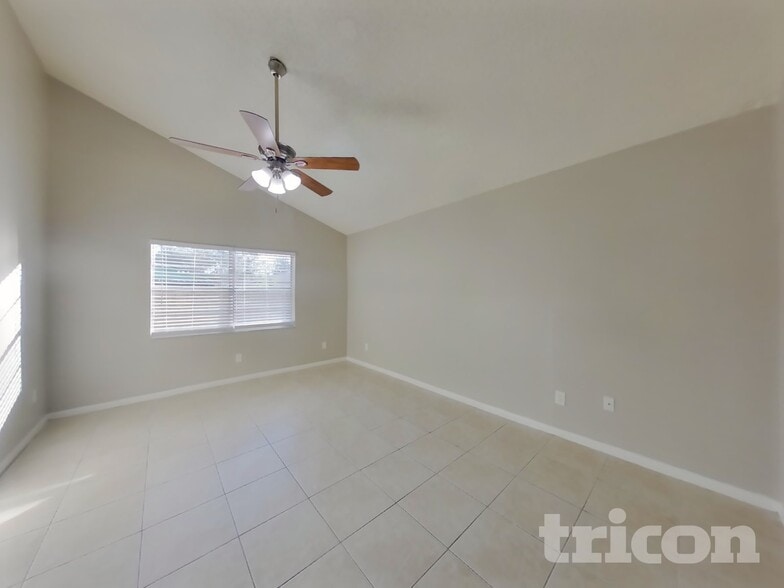 Building Photo - 603 Ephrata Dr