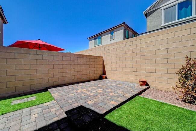 Building Photo - MODERN 2 Story, 3 Bedroom Home near Aliante!