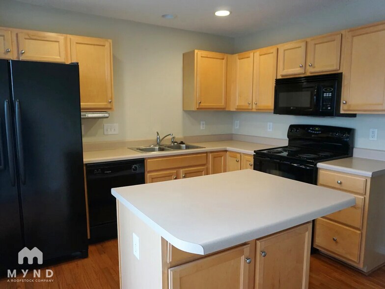 Building Photo - 312 Malamute Ln