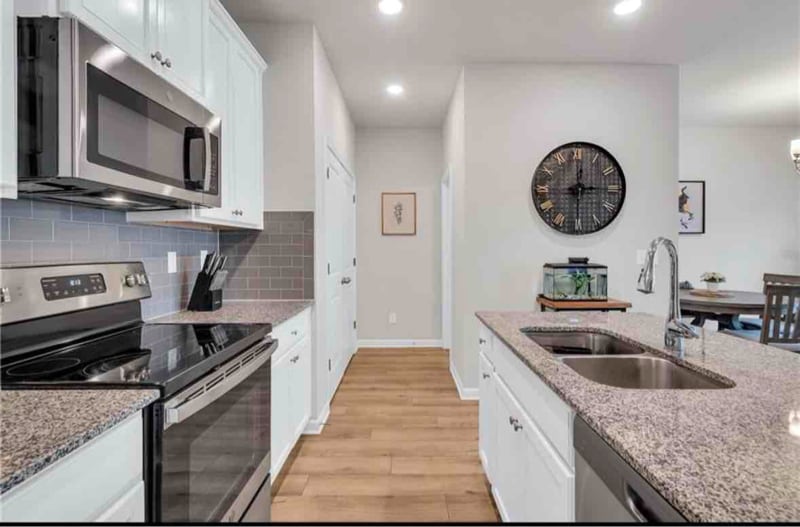 Building Photo - 94 Huntley Trce