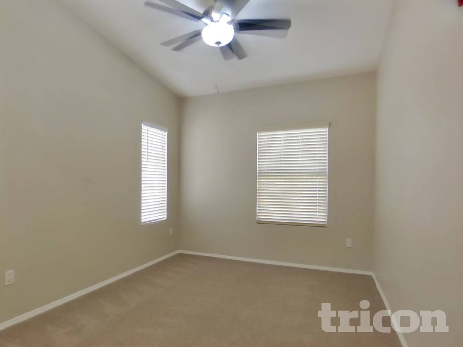 Building Photo - 16825 N 14th St