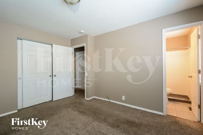 Building Photo - 1465 Aintree Dr