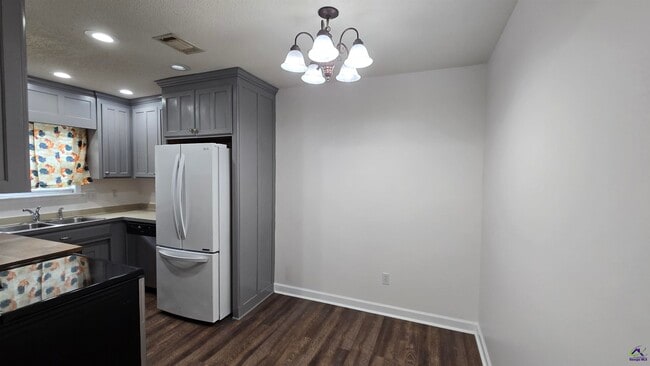 Building Photo - 124 Mary Jay Dr