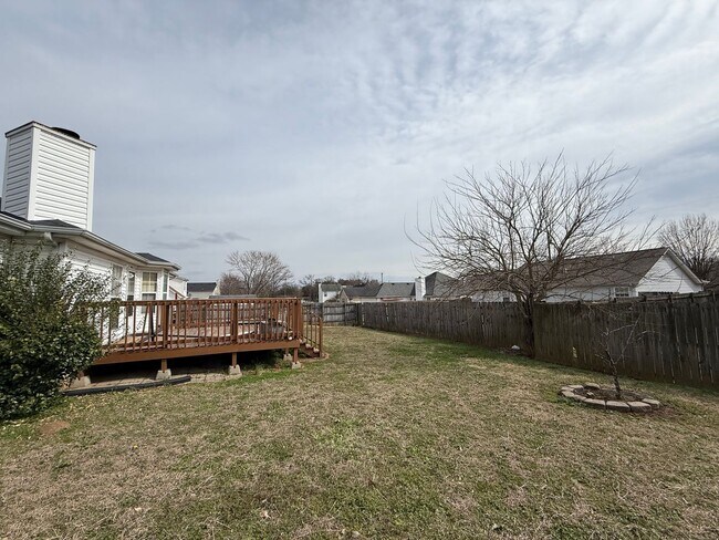 Building Photo - Charming Open-Concept Home in LaVergne