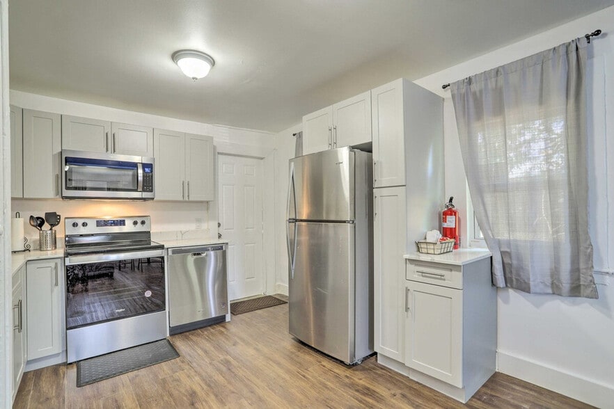 Building Photo - 1920 NW 47th St